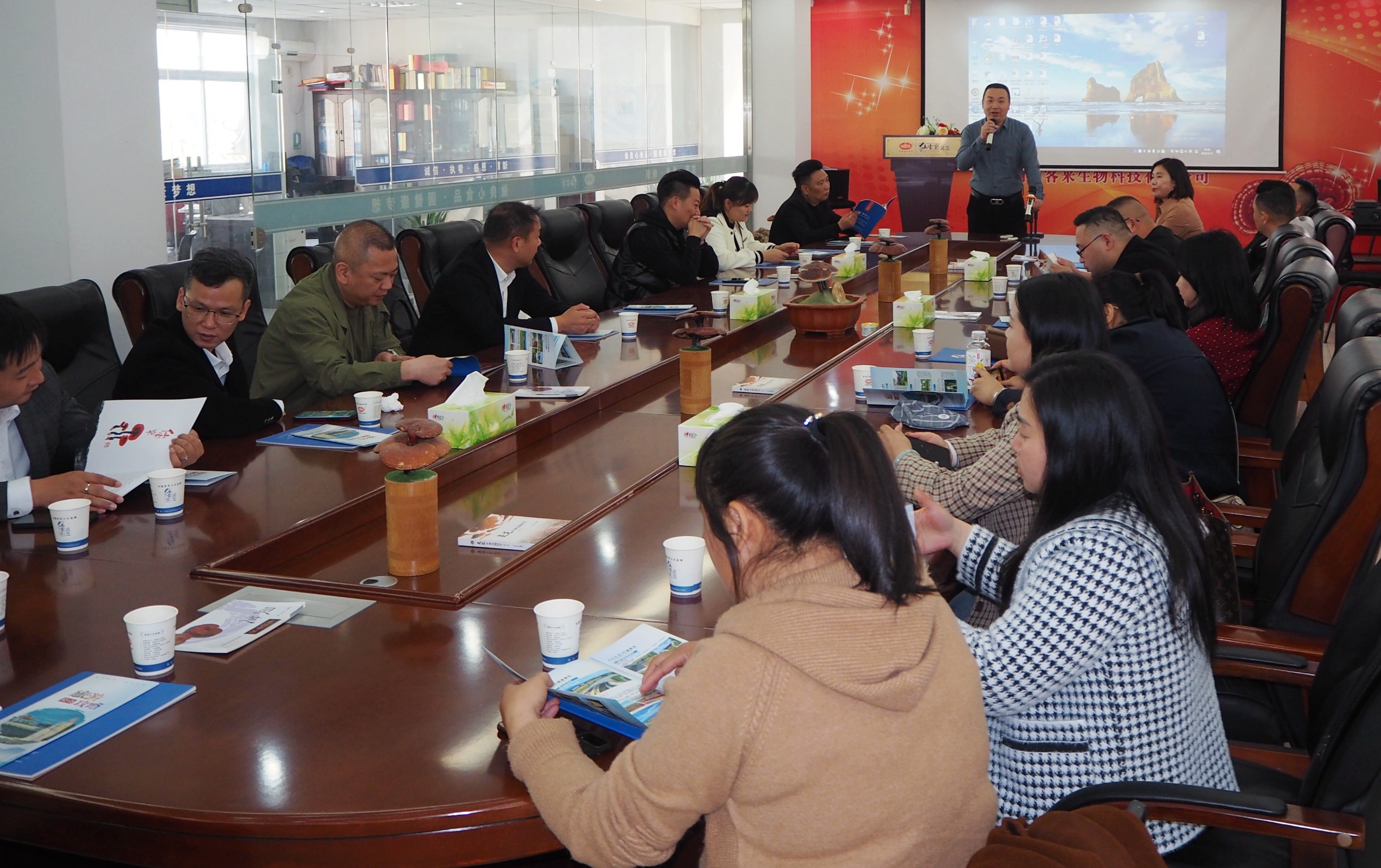 杭州亞運(yùn)會(huì)官方靈芝產(chǎn)品供應(yīng)商|杭州亞運(yùn)會(huì)官方供應(yīng)商|中國(guó)靈芝十大品牌|仙客來(lái)靈芝|仙客來(lái)靈芝破壁孢子粉|仙客來(lái)孢子油|仙客來(lái)靈芝飲片|仙客來(lái)破壁孢子粉|靈芝孢子油|孢子粉|靈芝破壁孢子粉|靈芝|中華老字號(hào)