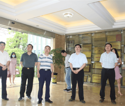 省發(fā)改委、省司法廳到仙客來公司調(diào)研“優(yōu)化營(yíng)商環(huán)境”