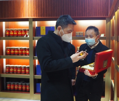 市委常委、市紀(jì)委書記熊明一行到仙客來公司走訪慰問并調(diào)研食品安全工作