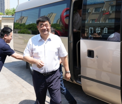 占勇主席到仙客來有機靈芝全產(chǎn)業(yè)鏈可視工廠走訪調(diào)研