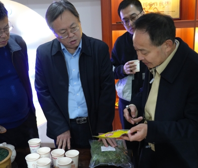 中國農(nóng)業(yè)科學(xué)院農(nóng)產(chǎn)品加工研究所所長(zhǎng)王鳳忠一行蒞臨仙客來調(diào)研